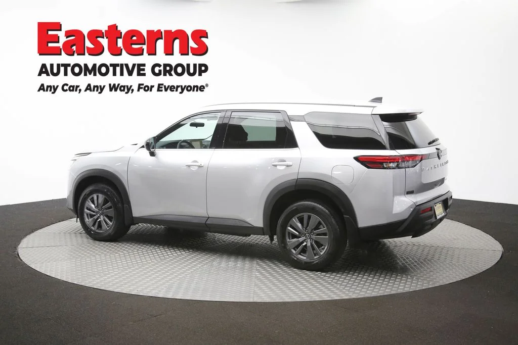 Used 2023 Silver Nissan S image 61