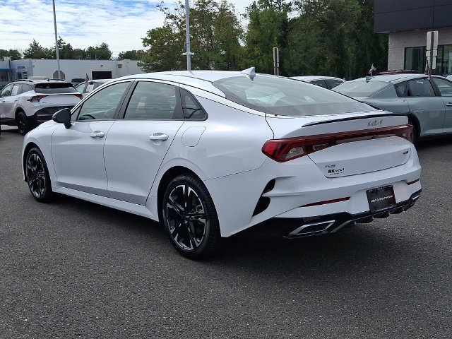 Used 2022 White Kia GT-Line image 5