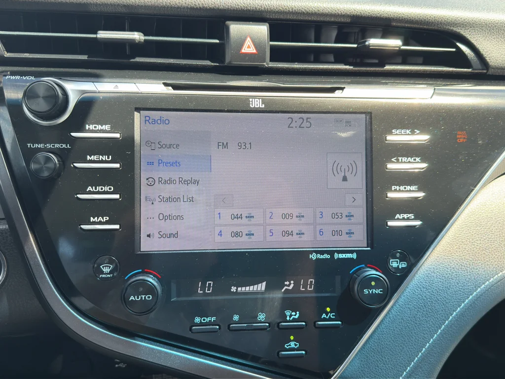 Used 2018 Super White Toyota XSE V6 image 16