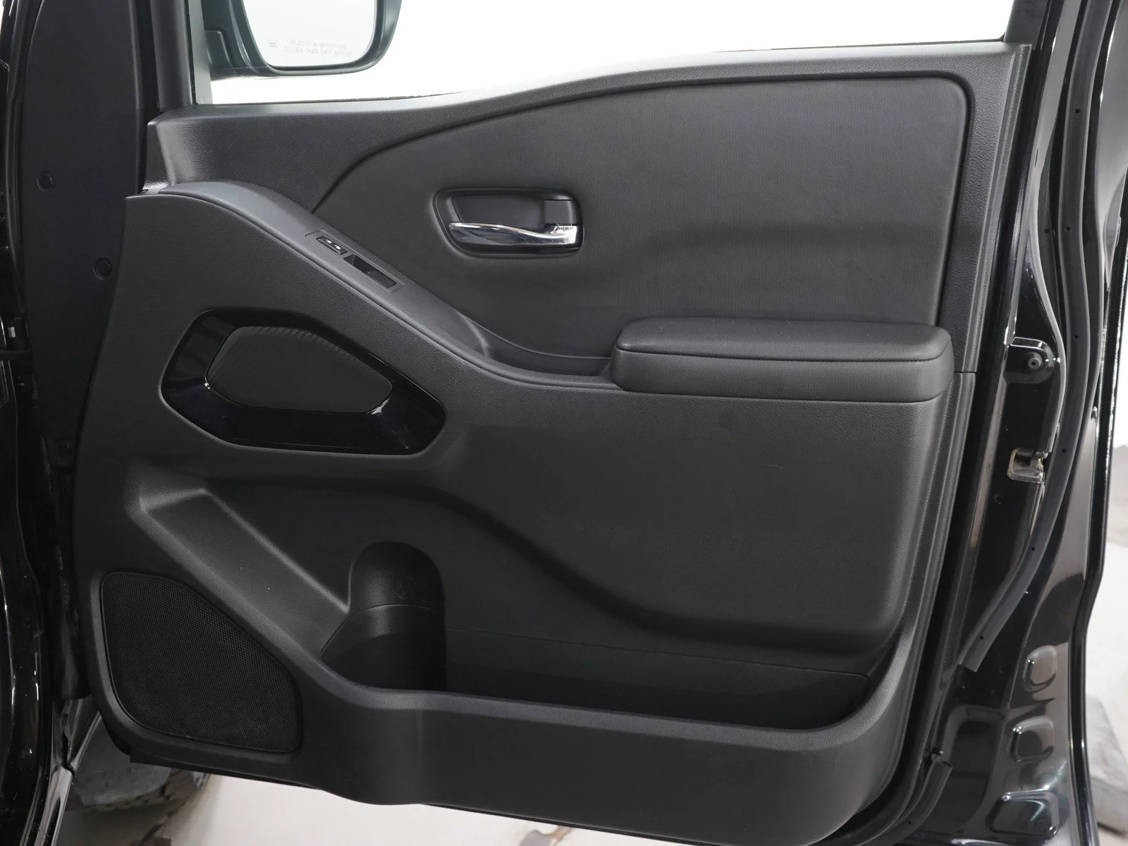Used 2023 Black Nissan Crew Cab 4x4 SV Auto Long Bed image 12