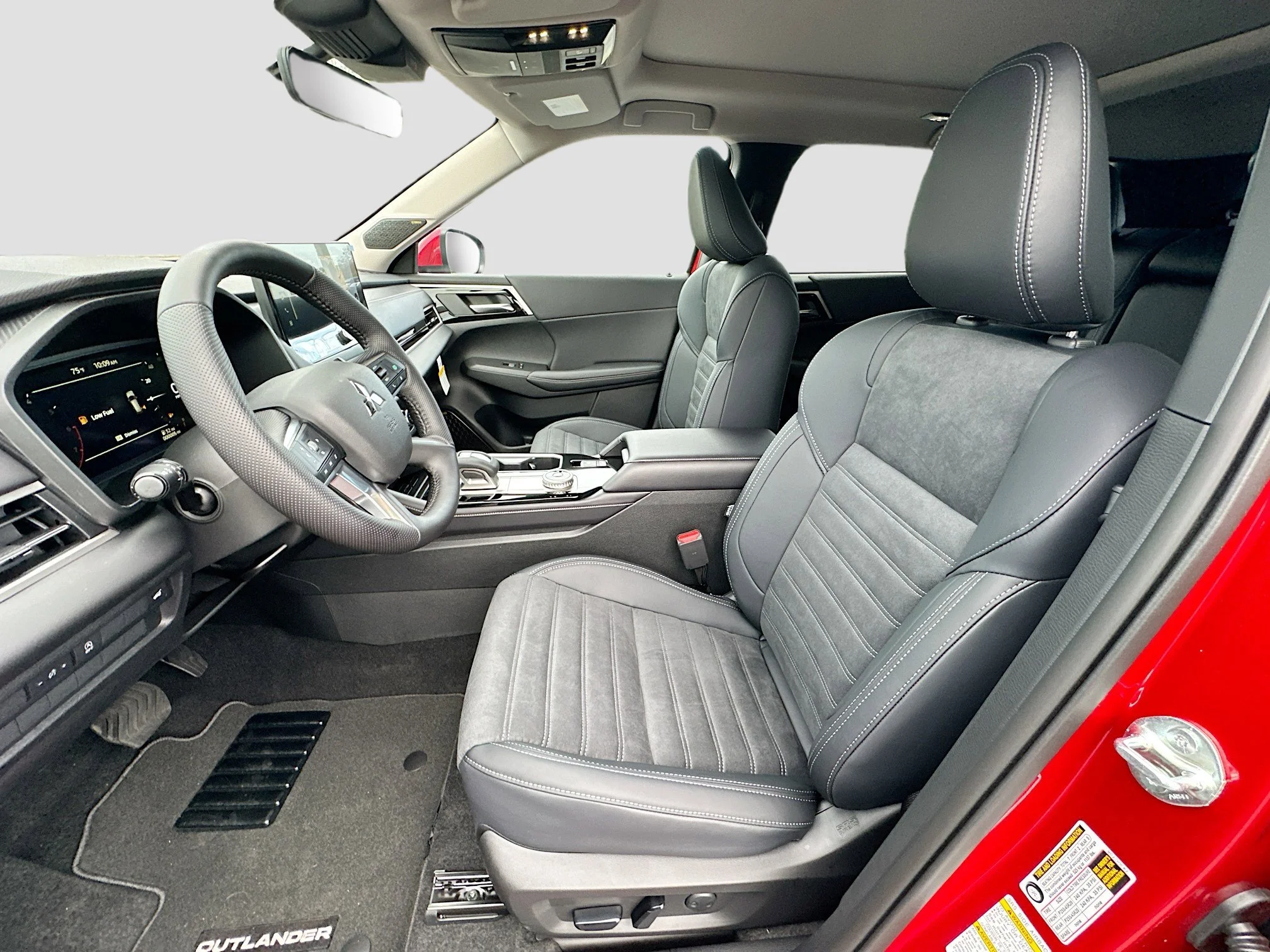 New 2026 Red Diamond Mitsubishi SE image 15
