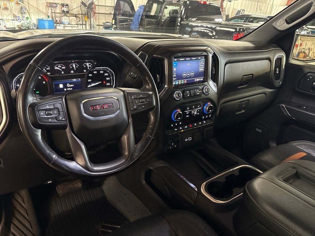 Used 2020 White GMC AT4 image 17
