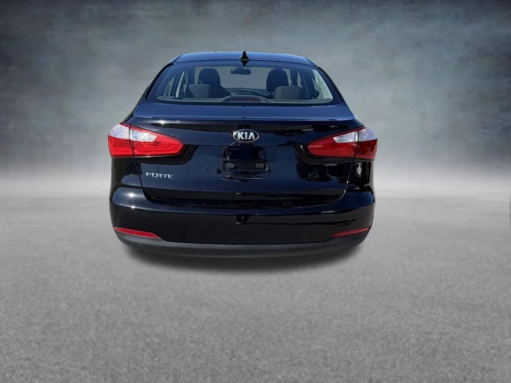 Used 2016 Black Kia LX image 4
