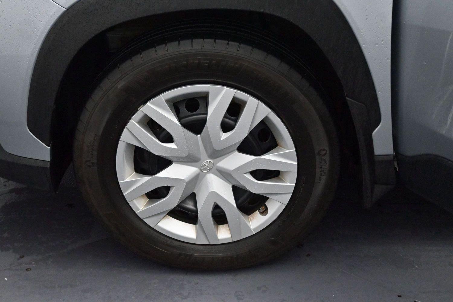 Used 2024 Sonic Silver Toyota L image 34