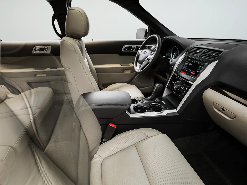 Used 2015 White Ford Limited image 43