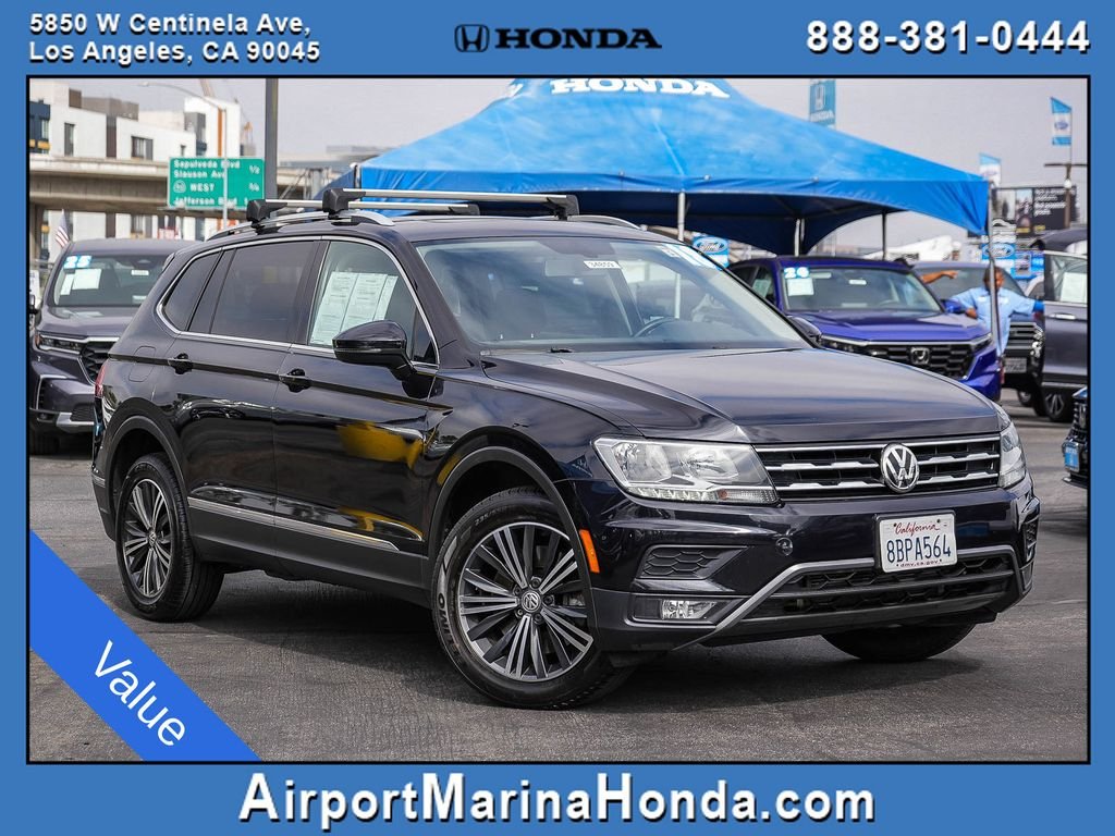 Used 2018 Pearl Metallic Volkswagen 2.0T SEL image 1