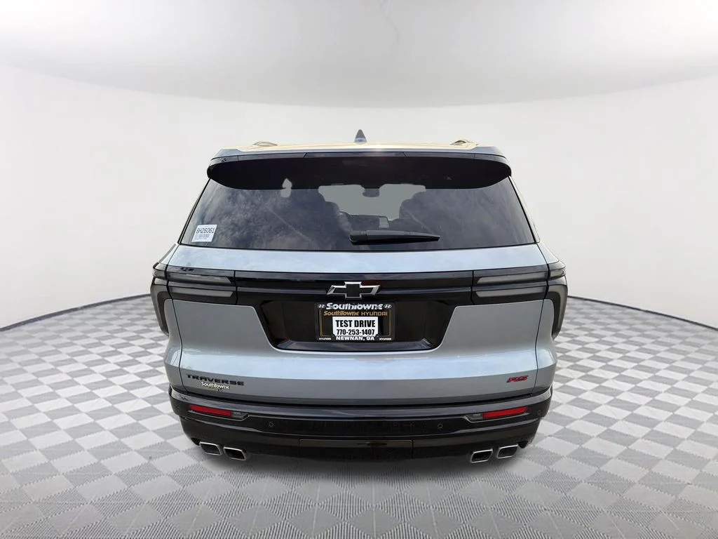 Used 2025 Gray Chevrolet RS image 6