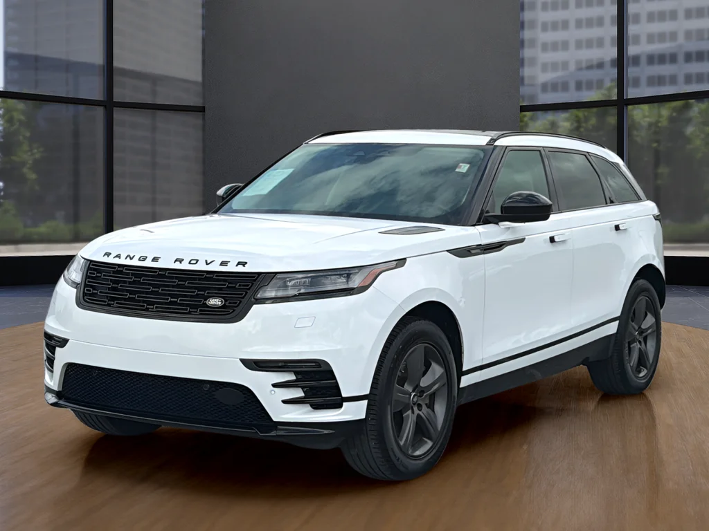 Used 2025  Land Rover Dynamic SE image 12