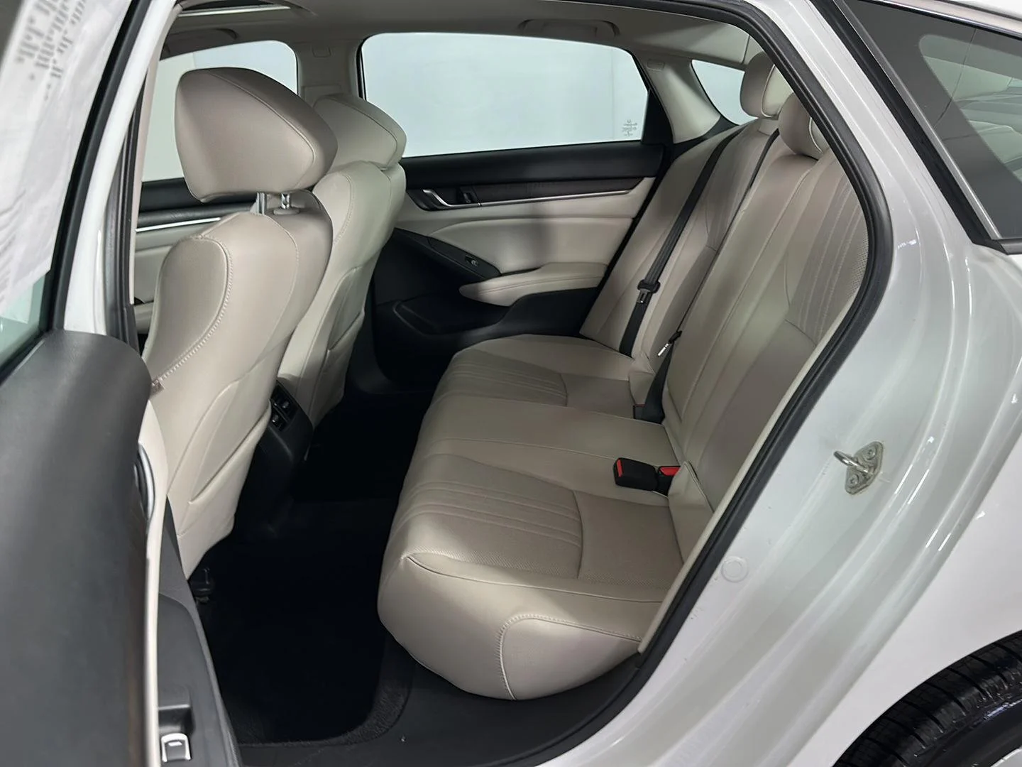 Used 2020 Platinum White Pearl Honda EX-L image 20