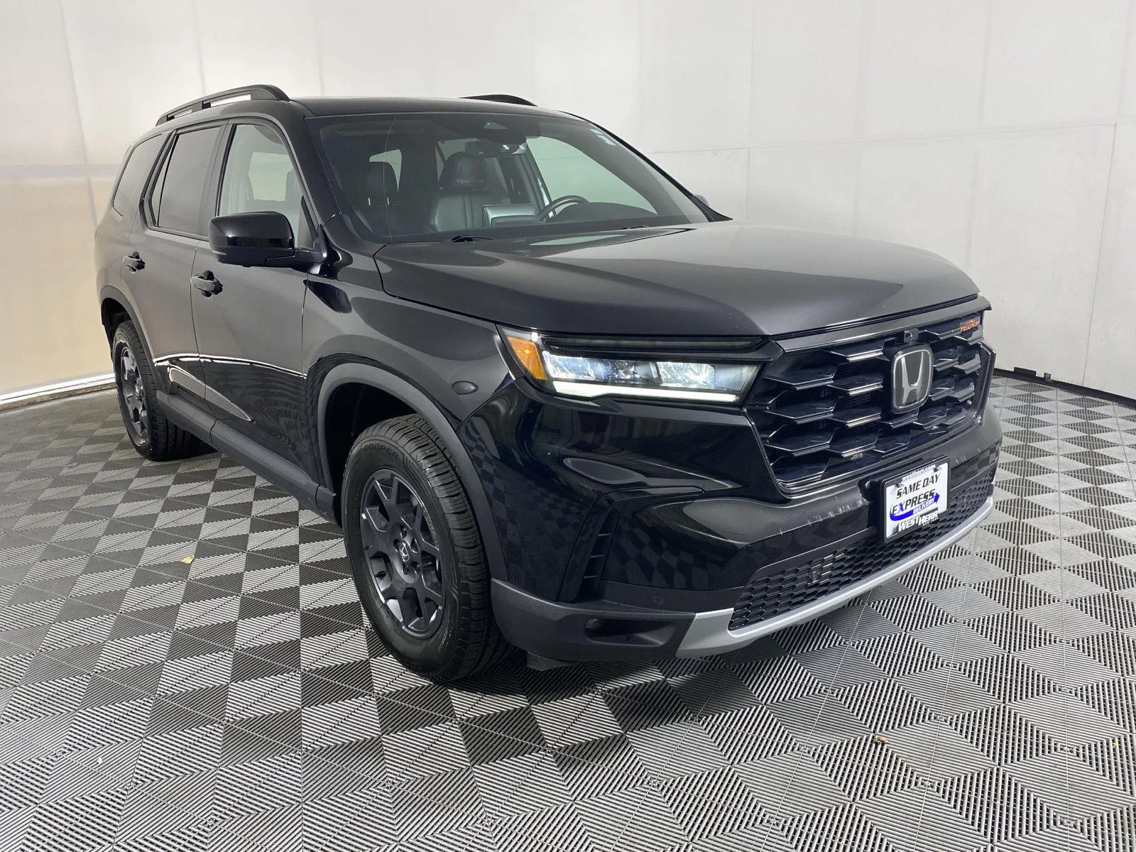 Used 2024 Crystal Black Pearl Honda TrailSport image 11