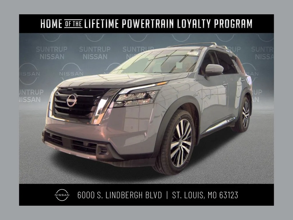 Used 2025 Gray Nissan Platinum image 1