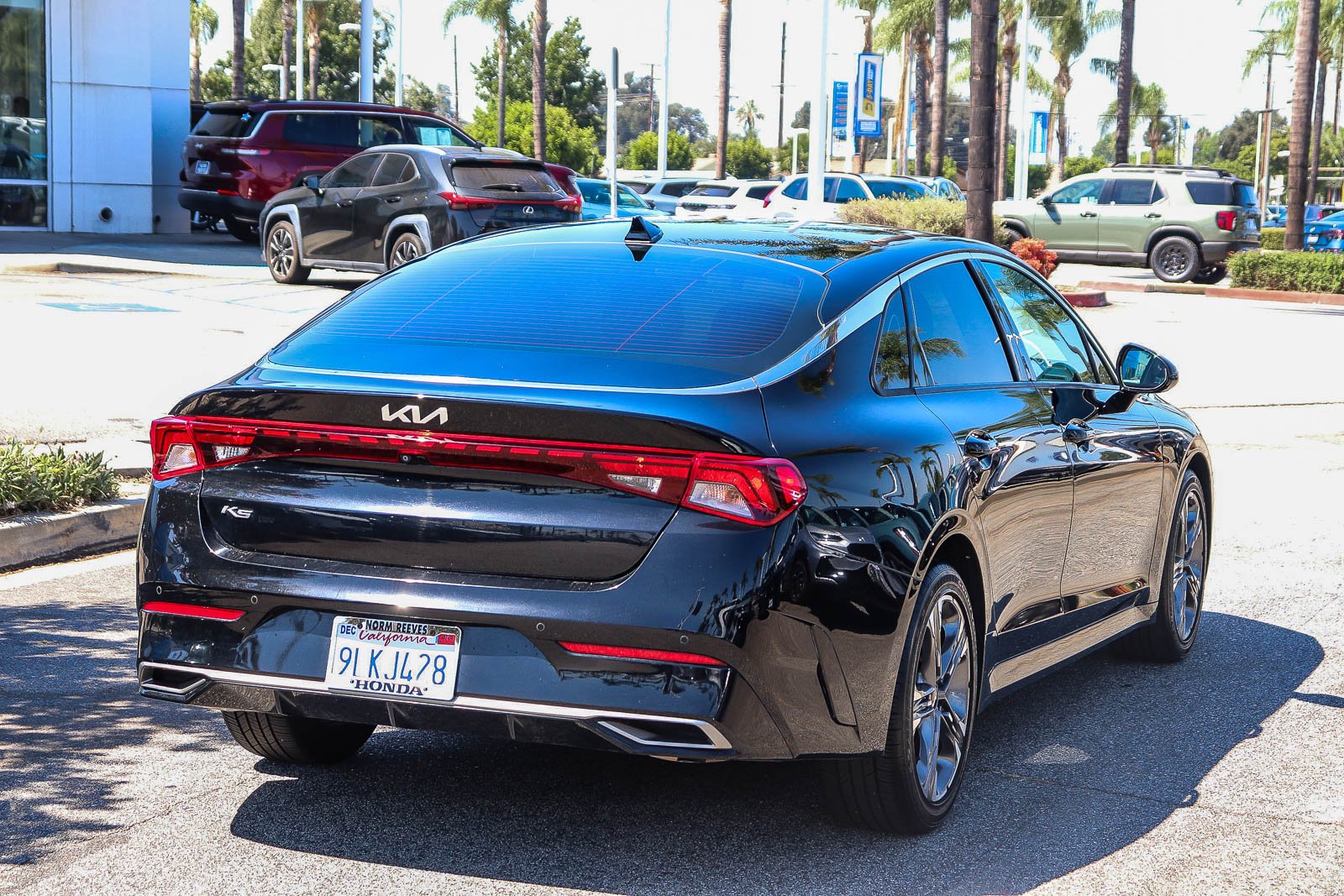 Used 2022 Ebony Black Kia EX image 9