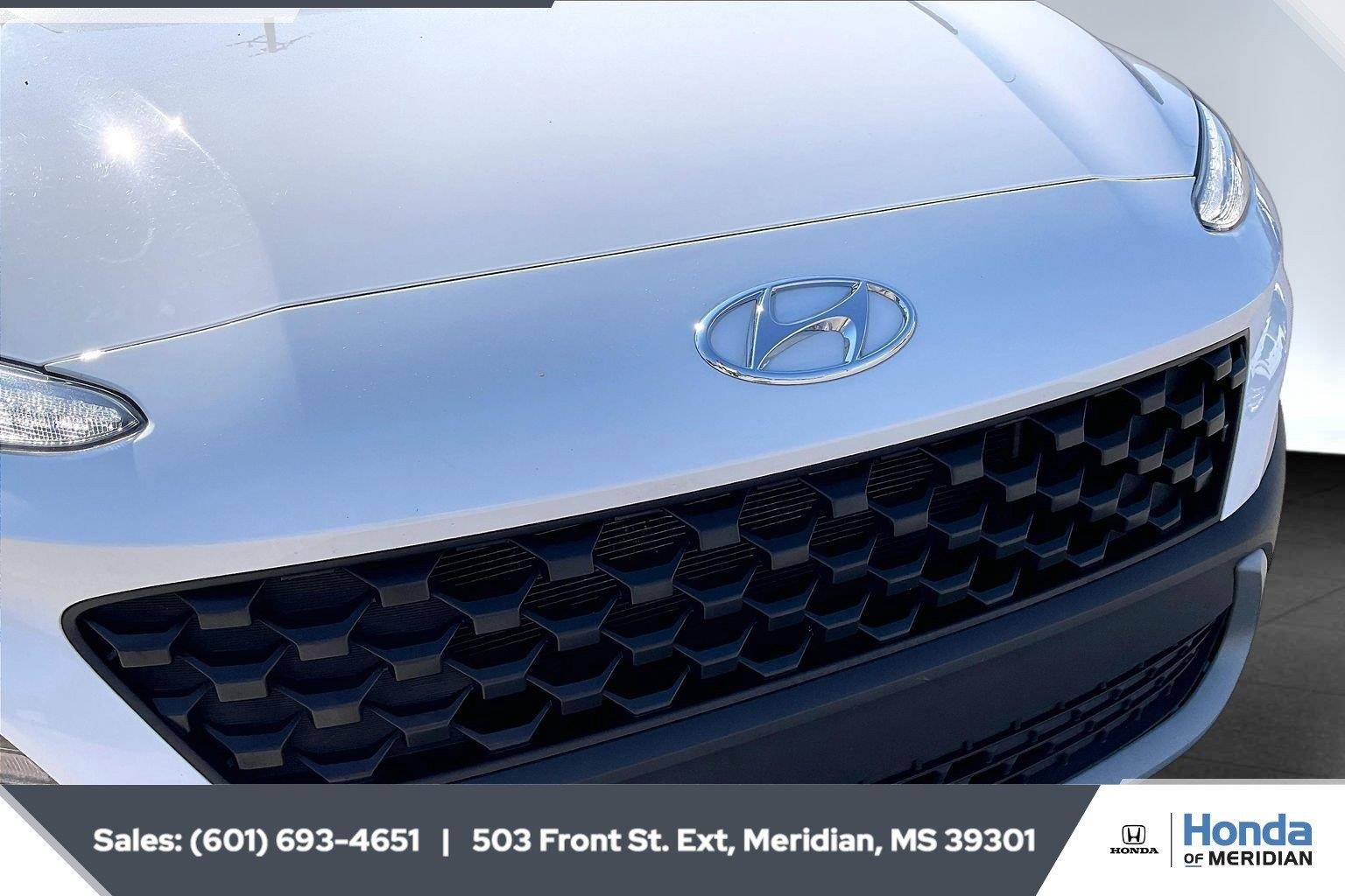 Used 2022 Lunar White Hyundai SEL image 21