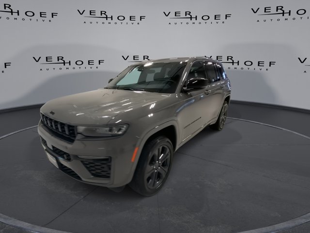 New 2027 Sting-Gray Clear-Coat Paint Jeep Limited Reserve image 4