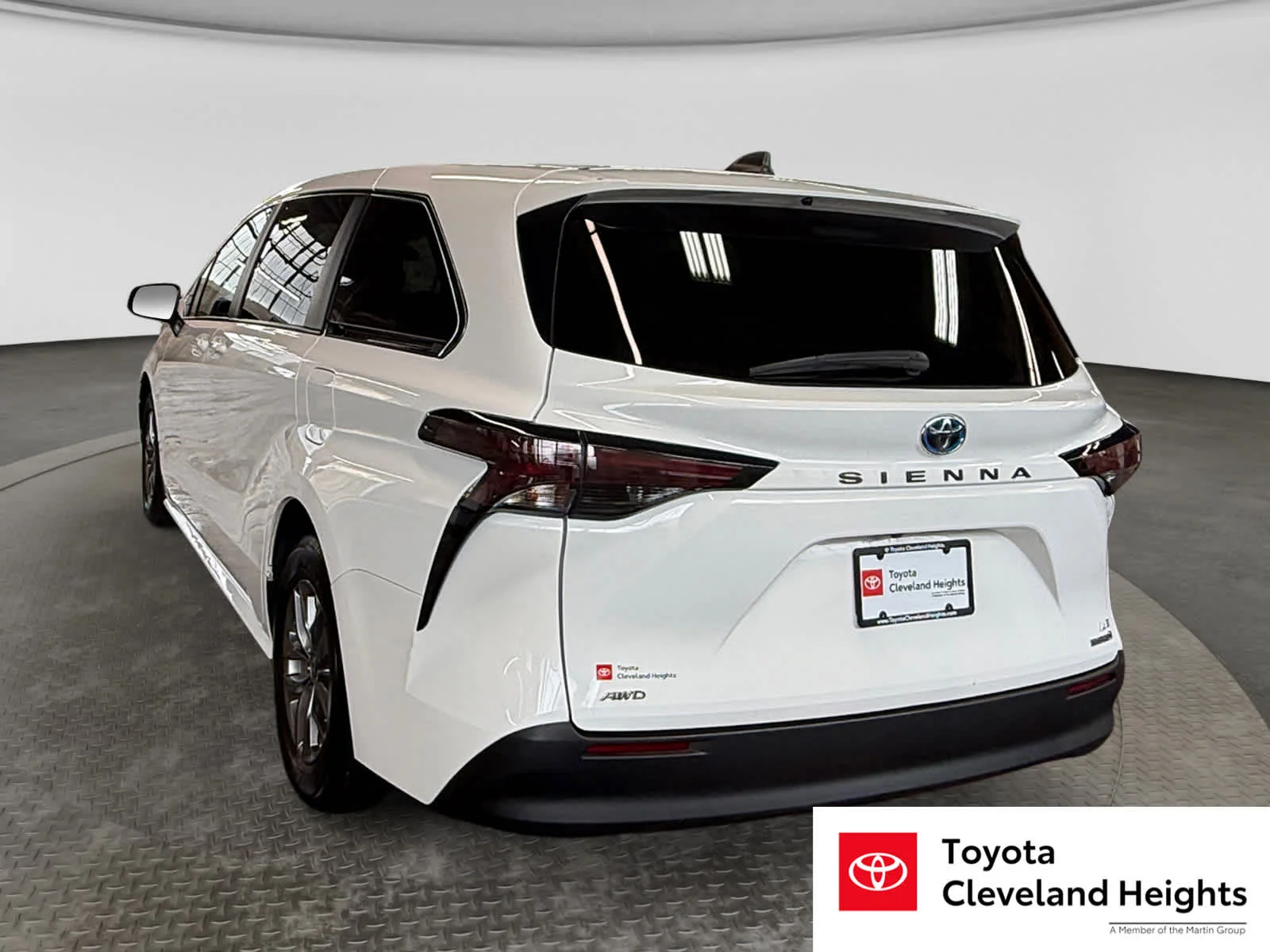 Used 2024 Ice Cap Toyota LE image 7