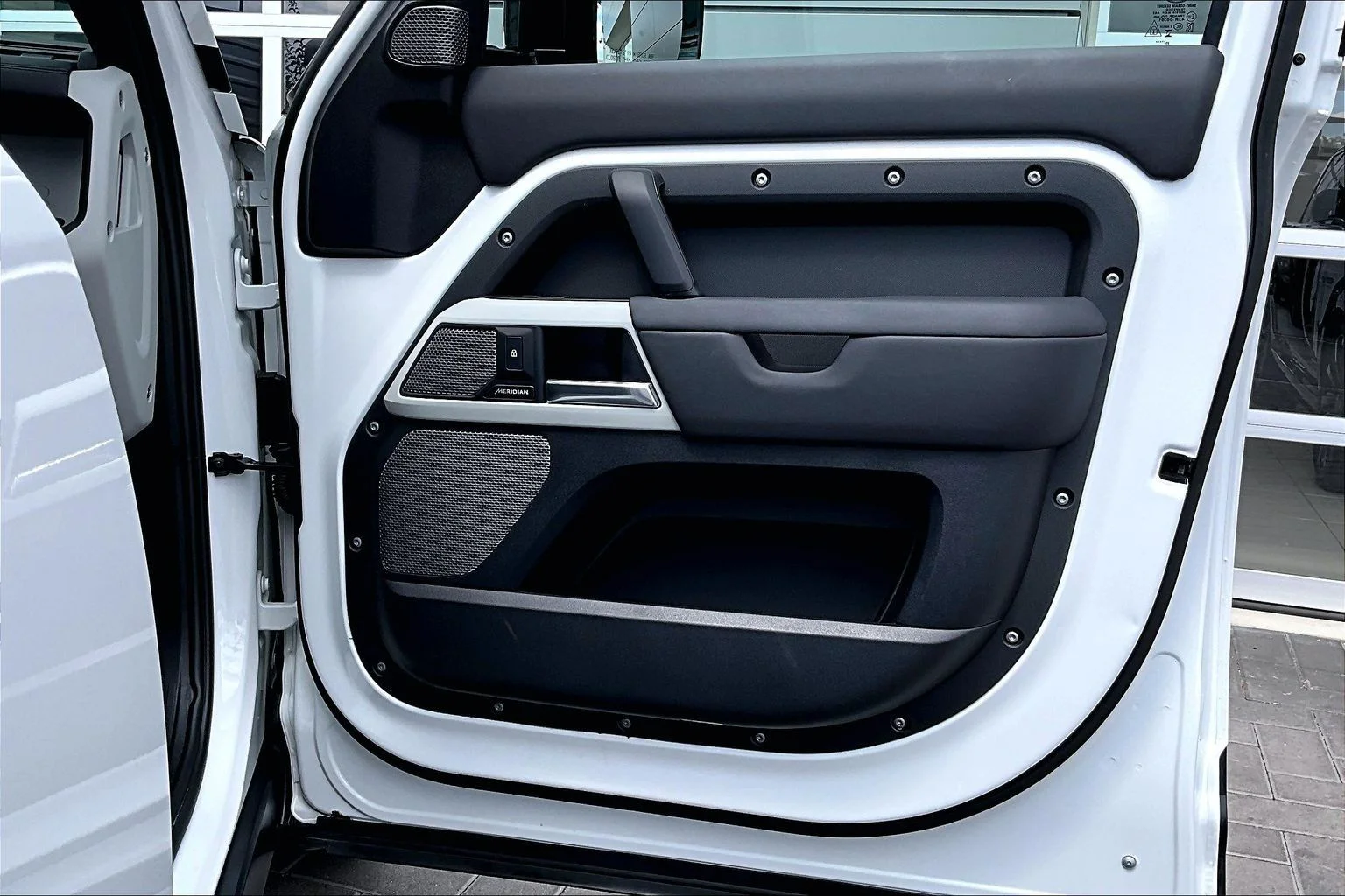 Used 2024 White Land Rover S image 24