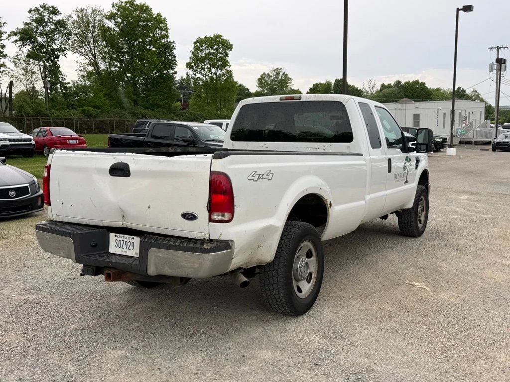 Used 2008 White Ford XL image 6