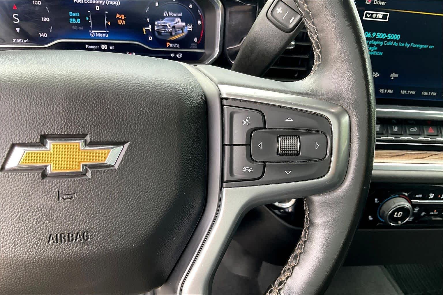 Used 2025 Summit White Chevrolet LT image 22