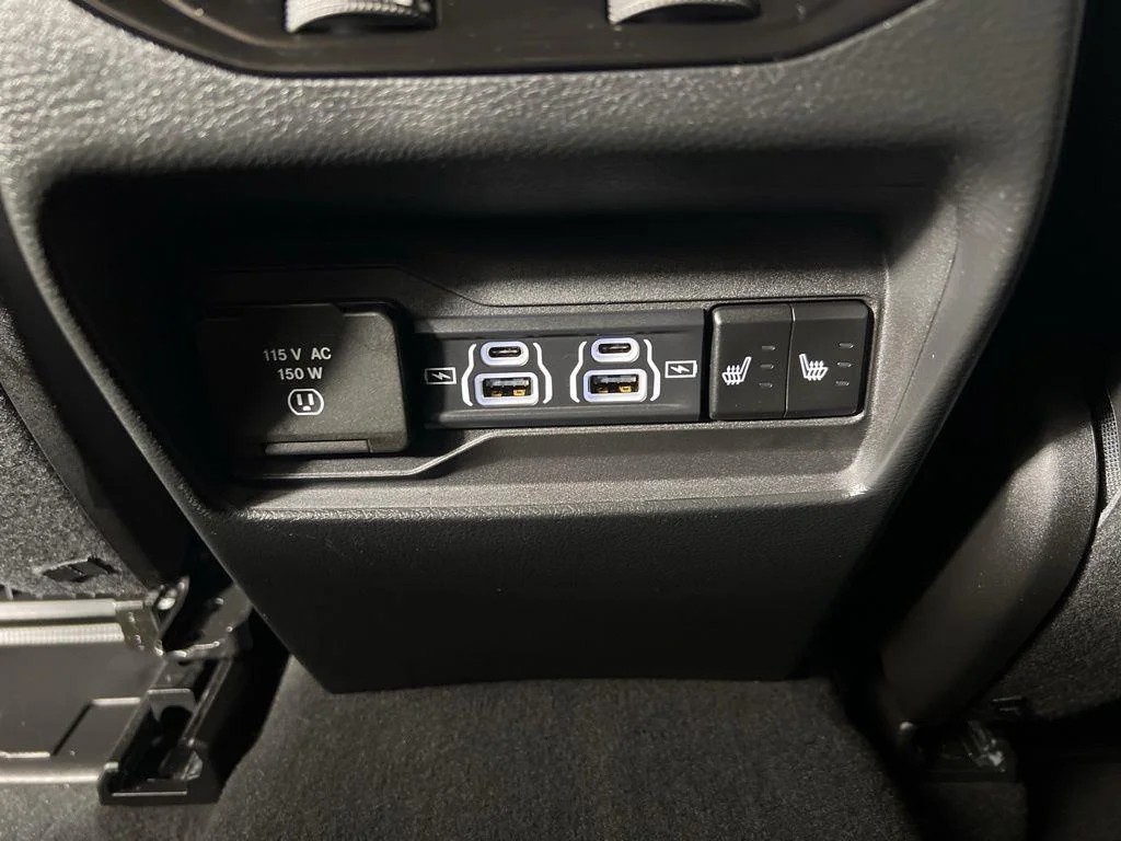 Used 2025 Silver Zynith Jeep Limited image 17