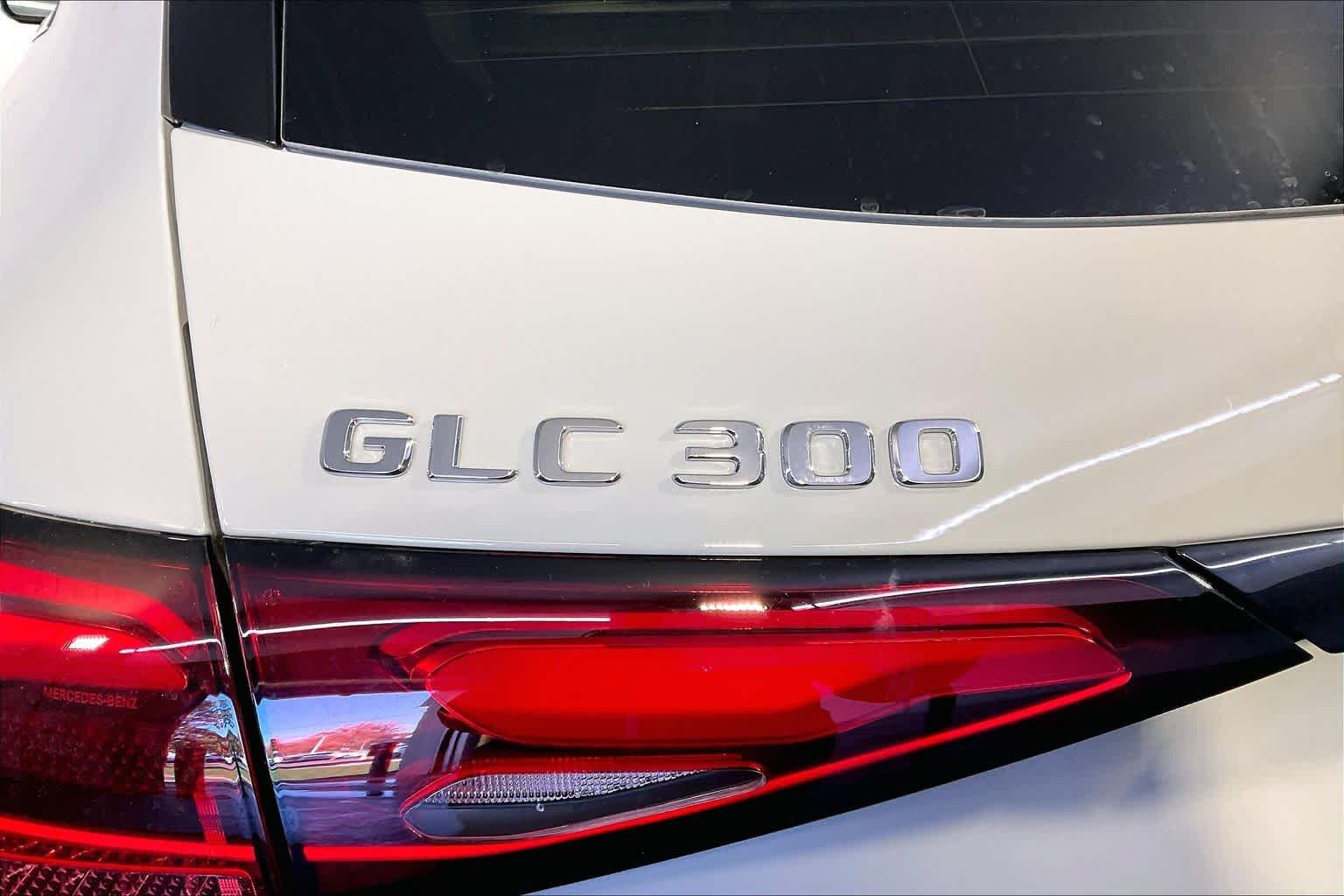 New 2027 MANUFAKTUR Alpine Grey Mercedes-Benz GLC 300 image 6