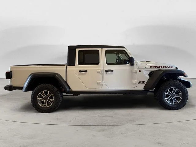 New 2026 White Jeep Mojave image 7