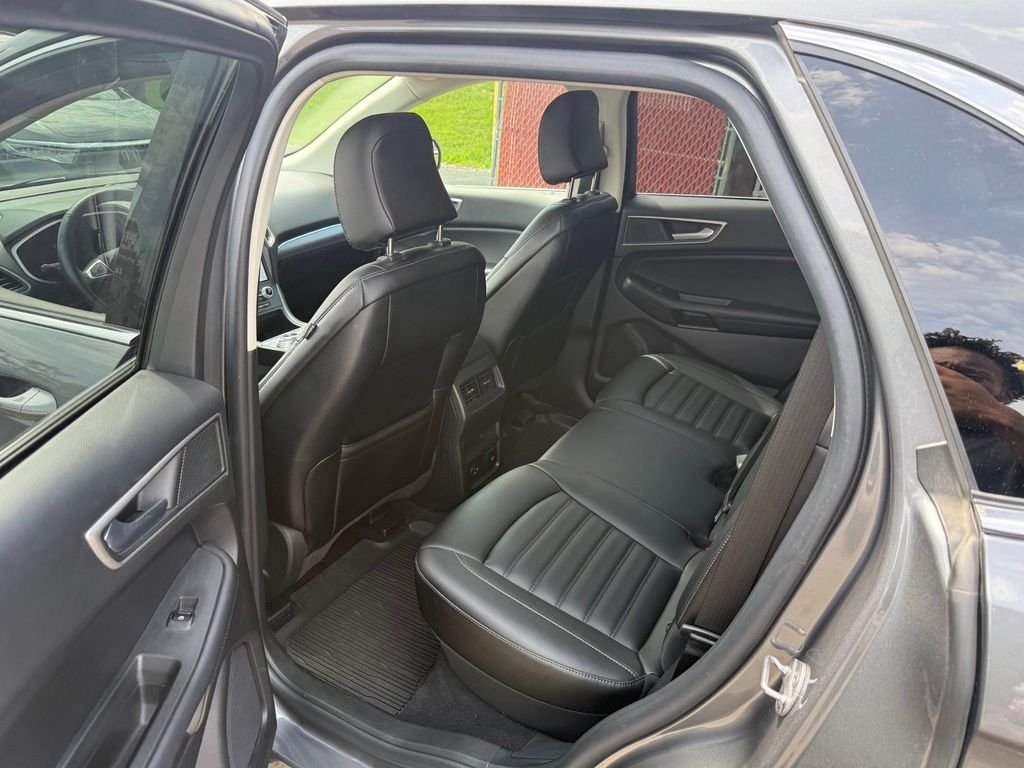 Used 2021 Gray Ford SEL image 6