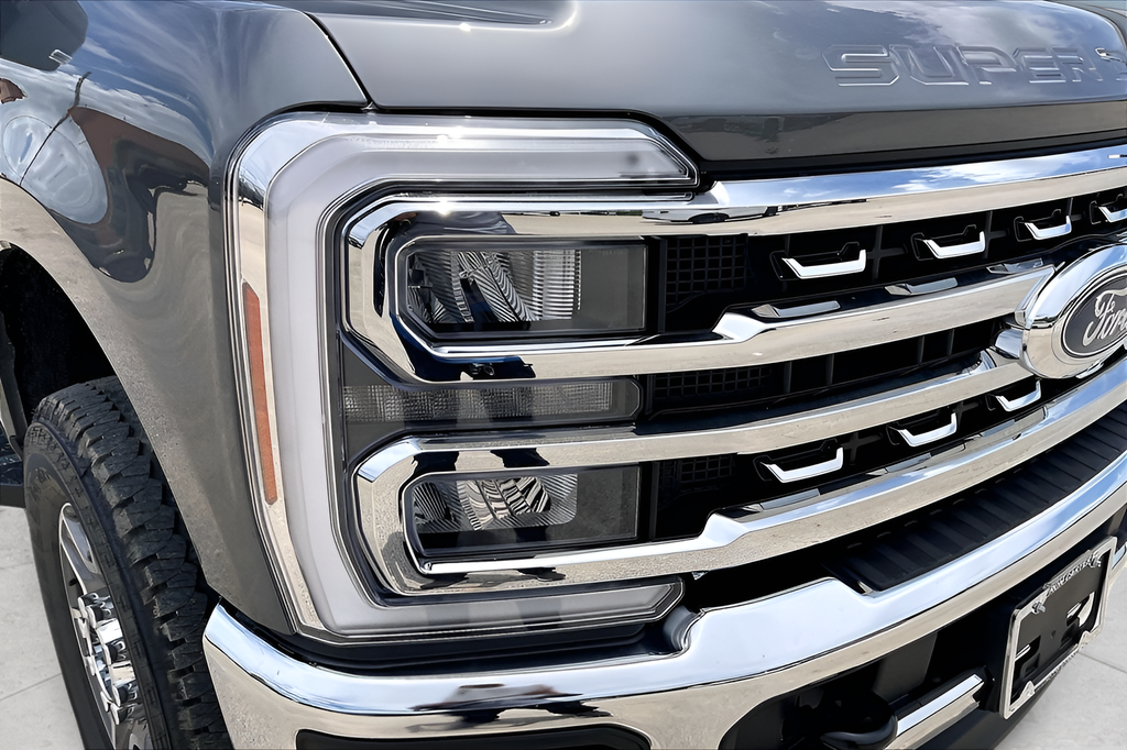 New 2026 Carbonized Gray Metallic Ford Lariat image 23