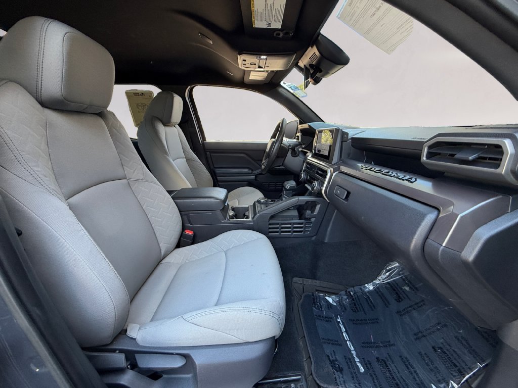 Used 2024  Toyota SR5 image 17