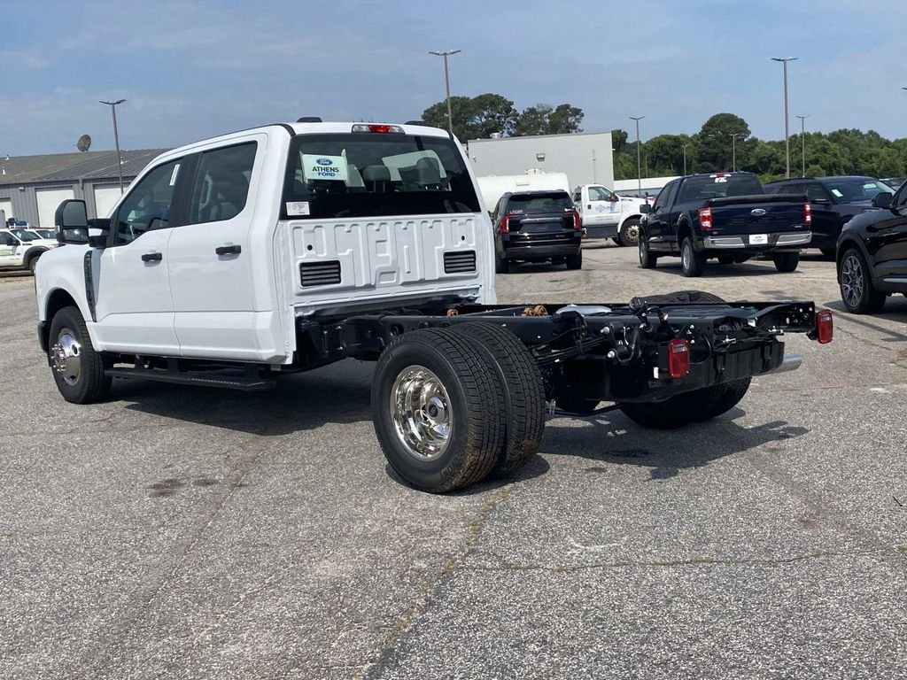 New 2026 Oxford White Ford F-350® XL image 4