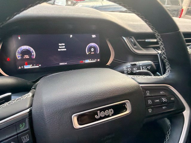 Used 2022 Velvet Red Pearlcoat Jeep Laredo image 12