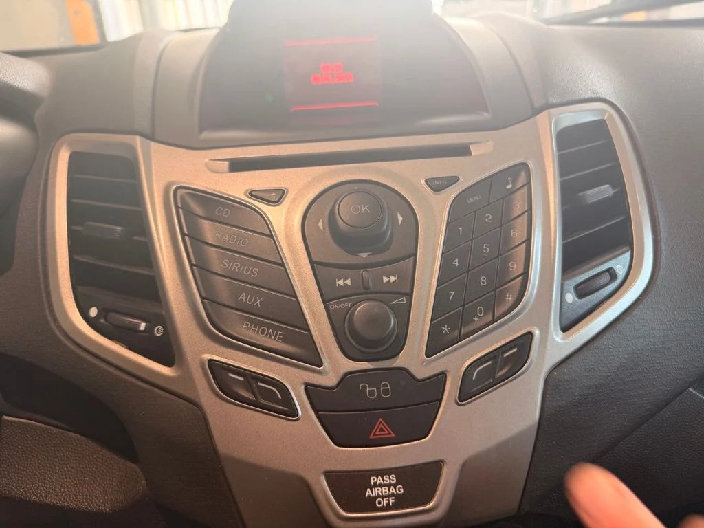 Used 2011 Green Ford SE image 11