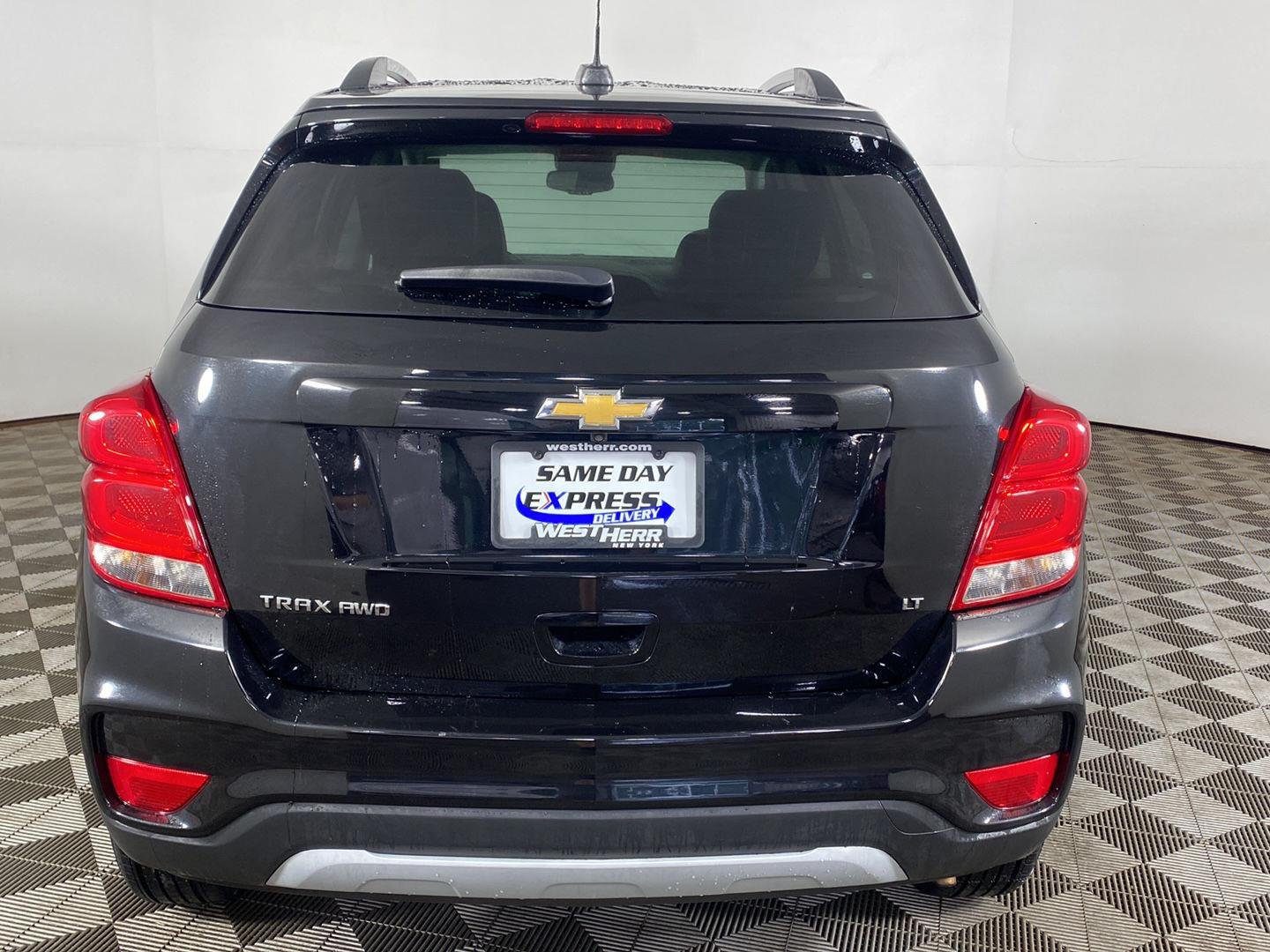 Used 2020 Mosaic Black Metallic Chevrolet LT image 6