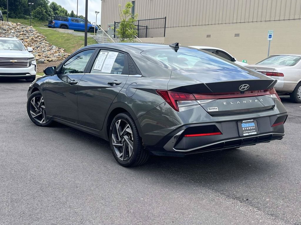 Used 2024 Gray Hyundai SEL image 4