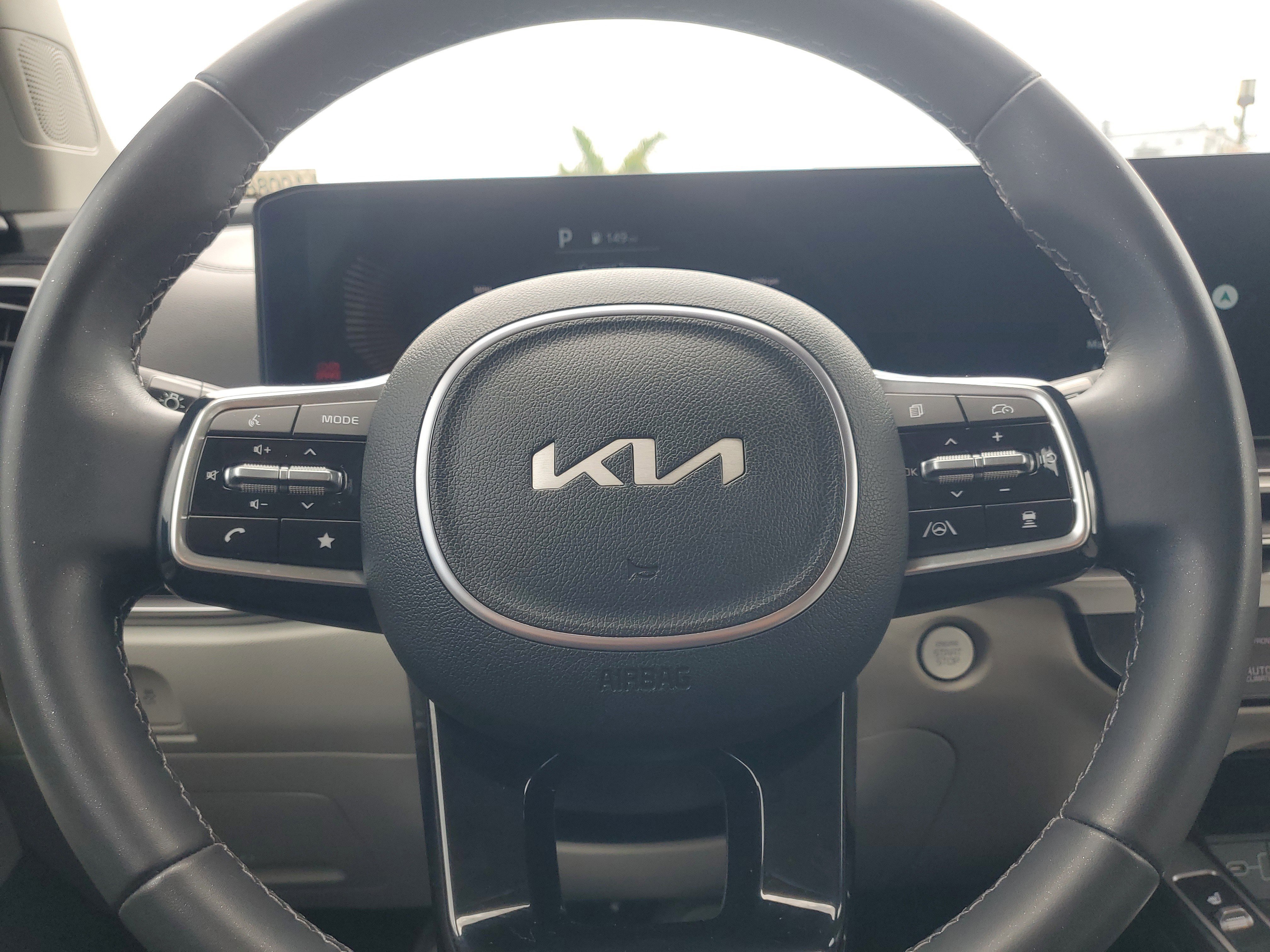 Used 2025 Wolf Gray Kia S image 20