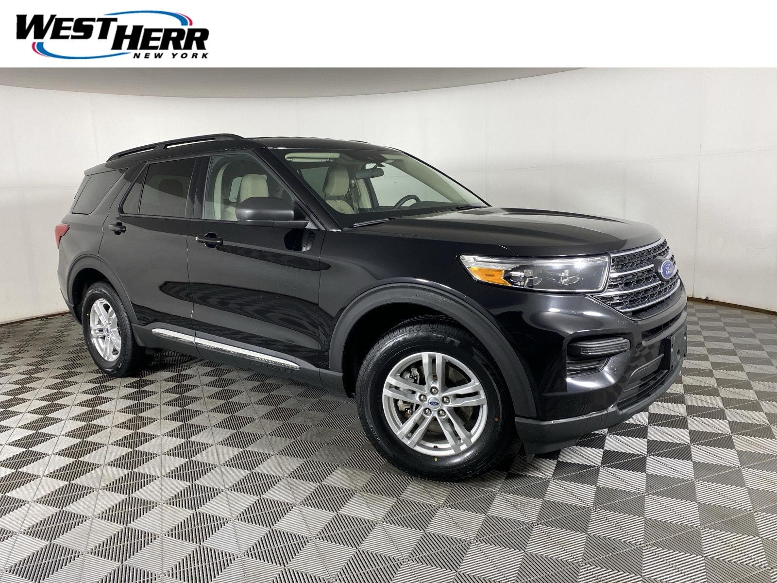Used 2023 Agate Black Ford XLT image 1