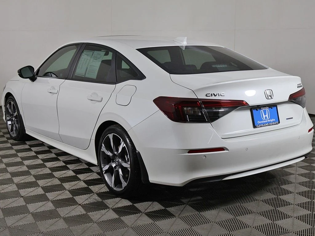 Used 2025 Platinum White Pearl Honda Sport Touring image 11
