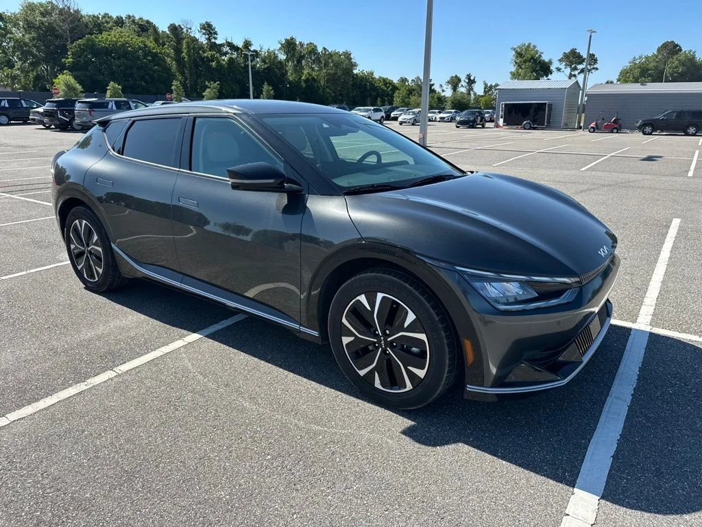 Used 2023 Kia EV6 Wind with VIN KNDC34LA2P5603402 for sale in Clermont, FL