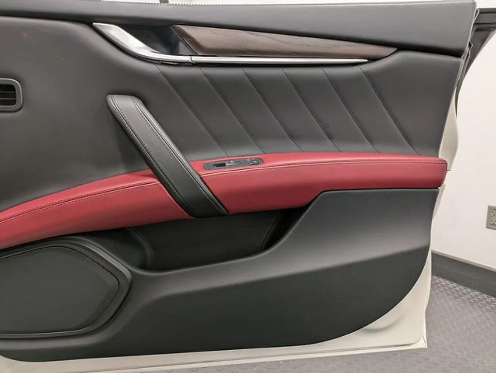 Used 2019  Maserati  image 27