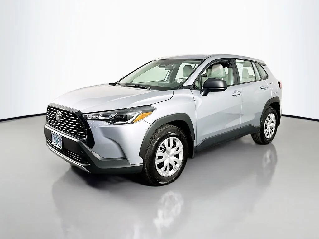 Used 2025 Silver Toyota L image 4