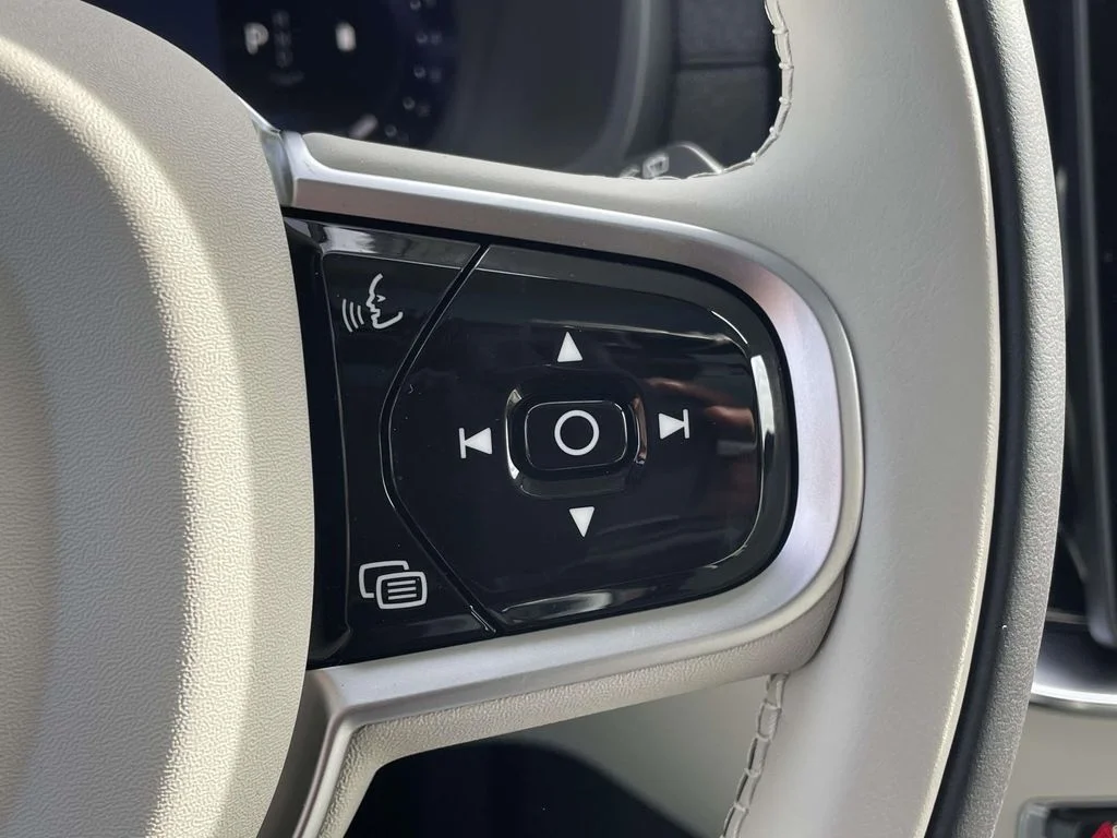 2026 Volvo XC90 Ultra - Photo 11