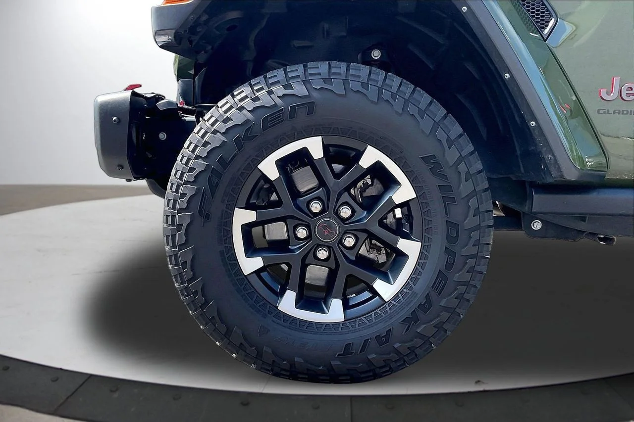 Used 2024 Green Jeep Rubicon image 35
