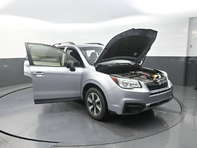 Used 2018 Silver Subaru 2.5i image 39