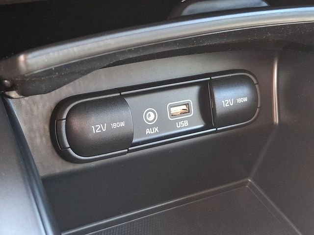 Used 2016 Silver Kia LX image 25