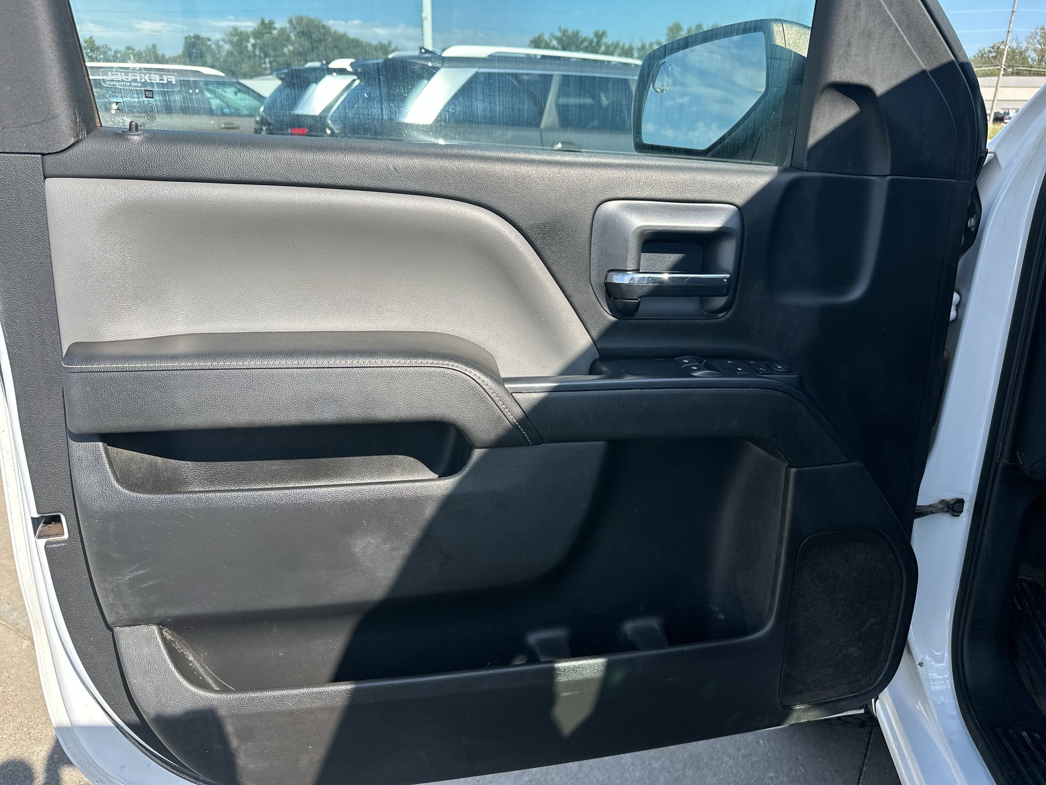 Used 2015 Summit White Chevrolet Work Truck image 16
