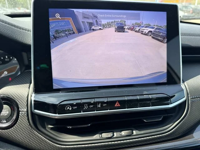 New 2026 Silver Jeep Latitude image 27