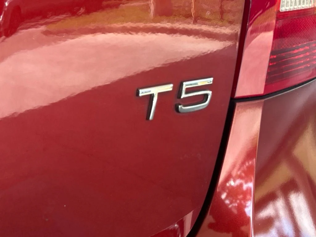 Used 2013  Volvo  image 15