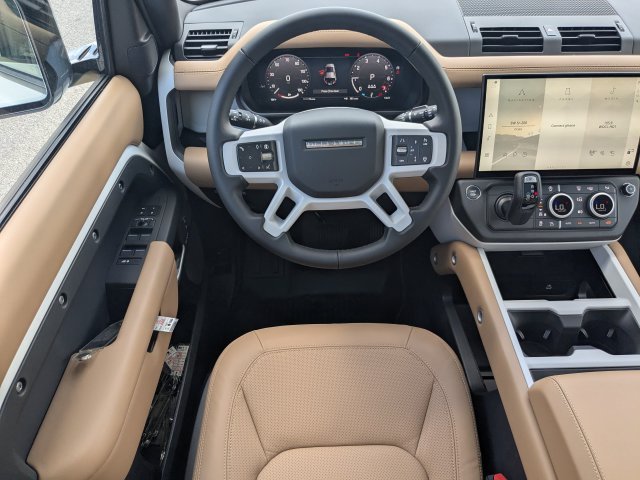 New 2026 Fuji White Land Rover X-Dynamic SE image 18
