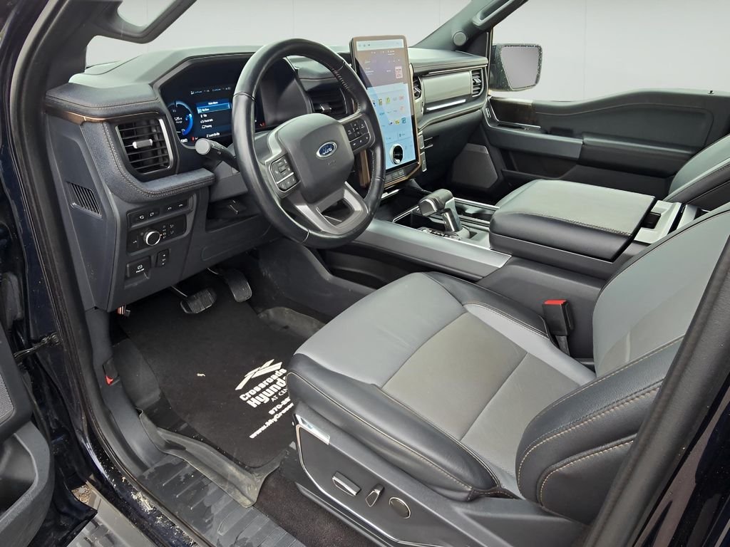 Used 2022 Antimatter Blue Metallic Ford LARIAT image 25