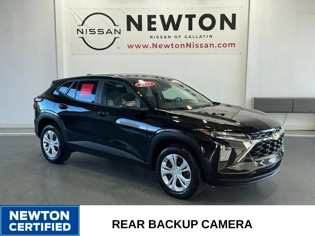 2025 Chevrolet Trax LS's photo