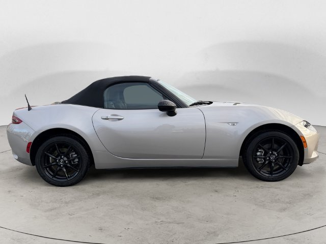 Used 2022 Silver Mazda Sport image 4